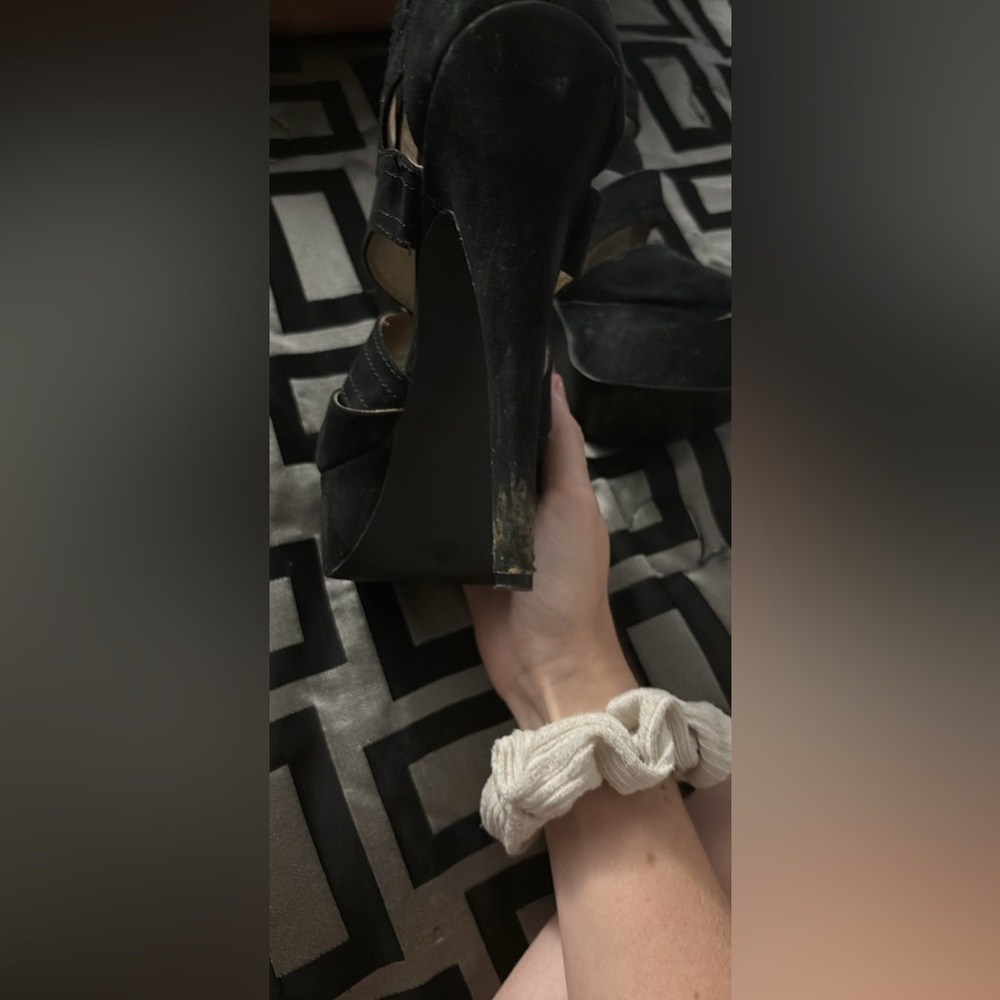 High heels - Picture 2 of 3